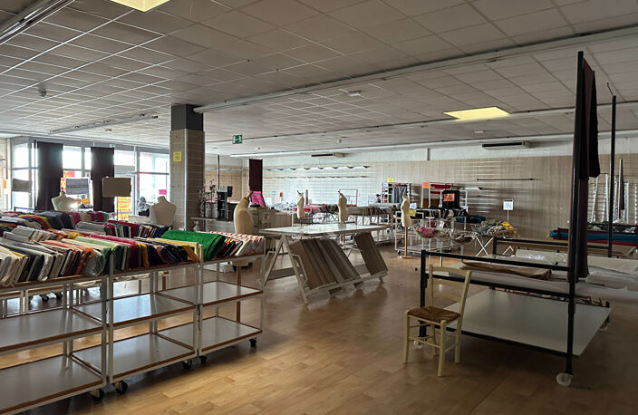 À LOUER,  LOCAL COMMERCIAL 358 m²  ZONE COMMERCIALE DES 4 ÂNES  Rochefort — photo 3