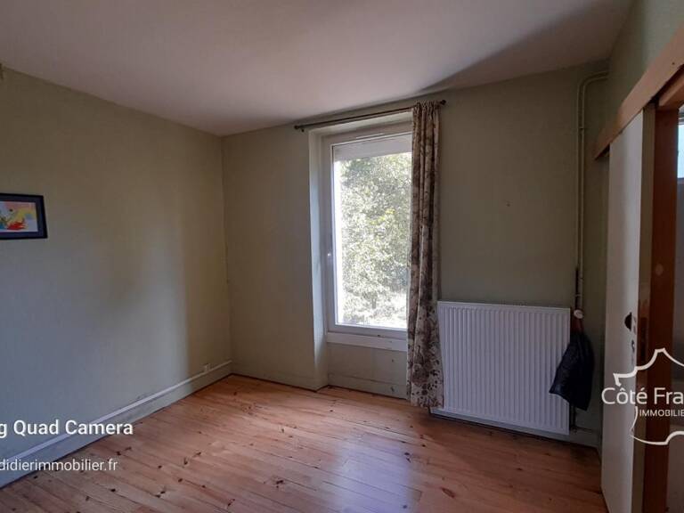 belle maison d'habitation Puy de Dome sur la commune de Giat — photo 1