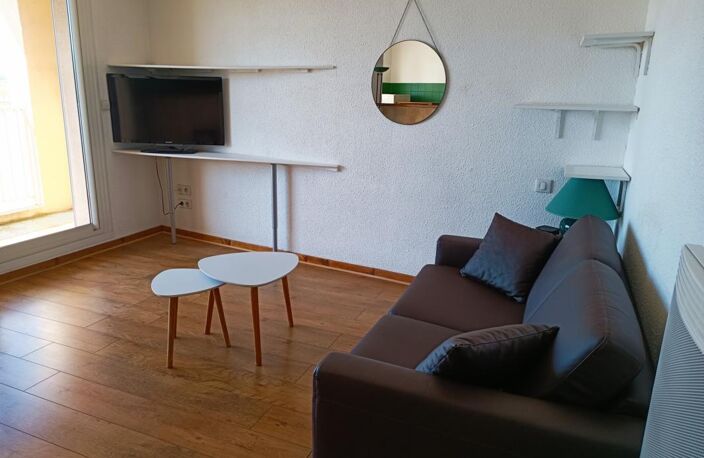 STUDIO MEUBLE AVEC VUE SUR LE GRAND BASSIN — photo 2