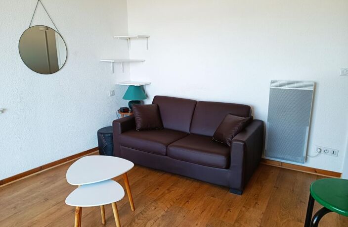 STUDIO MEUBLE AVEC VUE SUR LE GRAND BASSIN — photo 5