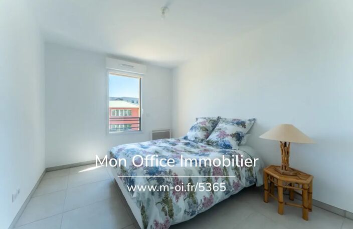 Référence : 6919-MAC. - Appartement - T3 - 66m2 - Terrasse - Parking - Aix-en-Provence - La Duranne - 13100 — photo 5