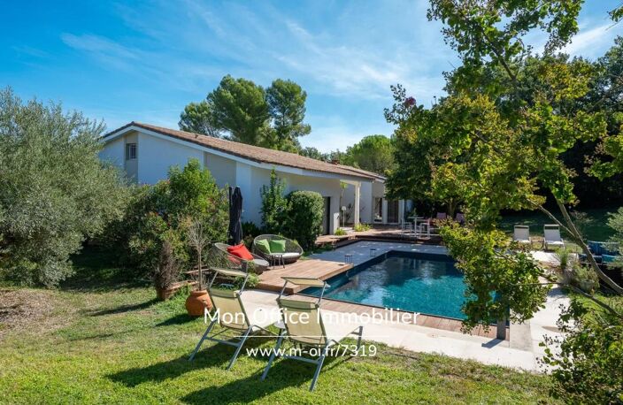 Référence : 7319-NGU - Maison 10 pièces - 5 chambres - deux studios - piscine - 380m2 habitables et 223m2 de sous-sol / garages — photo 2