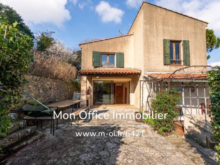 Référence : 7316-YAN. - Maison 5 pièces au coeur du village avec jardin — photo 1