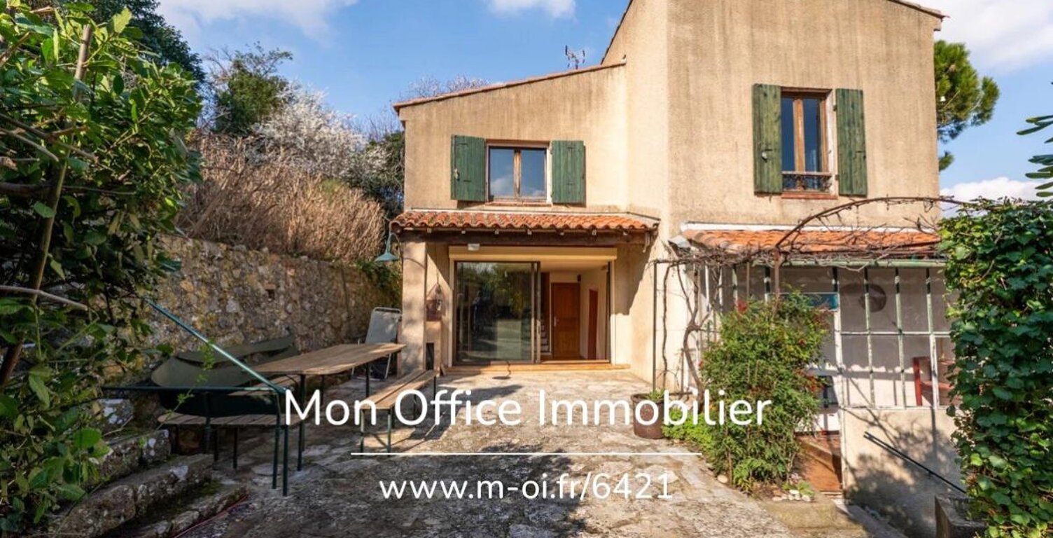 Référence : 7316-YAN. - Maison 5 pièces au coeur du village avec jardin — photo 1