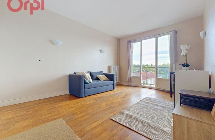 Appartement T3 à Cusset 55m2 - 6 eme étage — photo 2