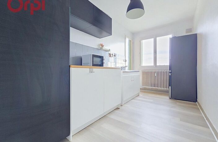 Appartement T3 à Cusset 55m2 - 6 eme étage — photo 4