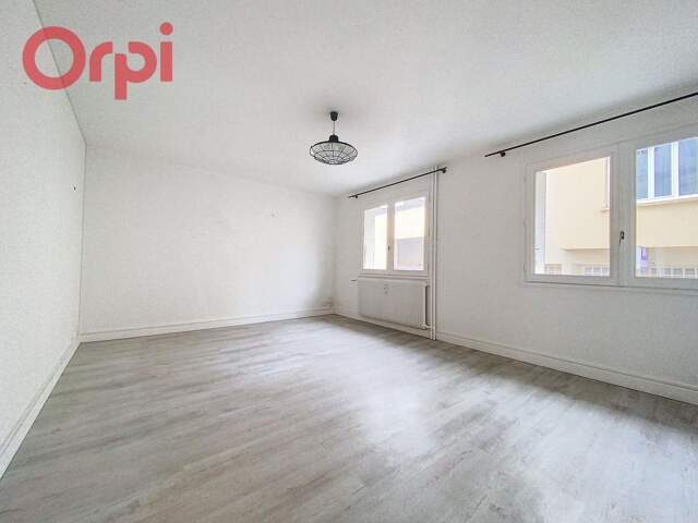 Appartement T3 coeur de ville Vichy - Chauffage compris — photo du bien