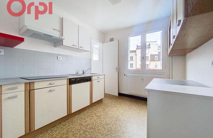 Appartement T3 coeur de ville Vichy - Chauffage compris — photo 4
