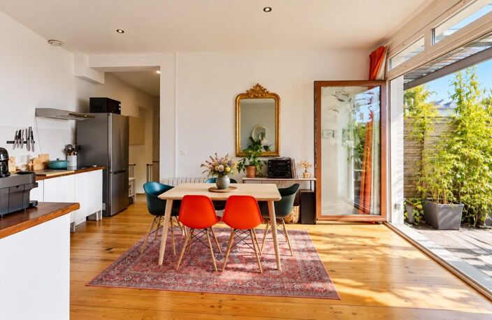 Duplex avec terrasse – À 4 min du métro Robespierre — photo 3