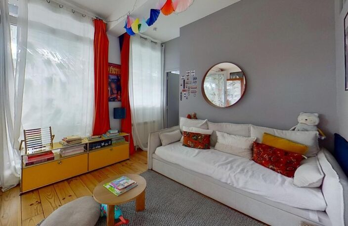 Duplex avec terrasse – À 4 min du métro Robespierre — photo 5