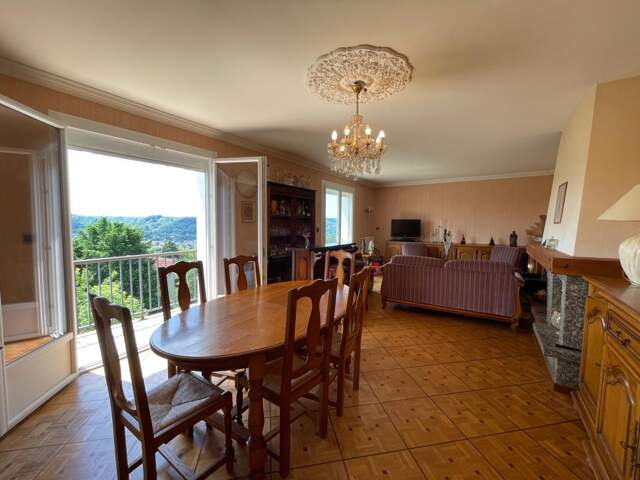MAISON 240 m2 AVEC STUDIO — photo du bien