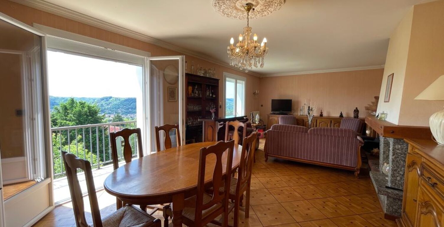 MAISON T9 240 m2 AVEC STUDIO — photo 1