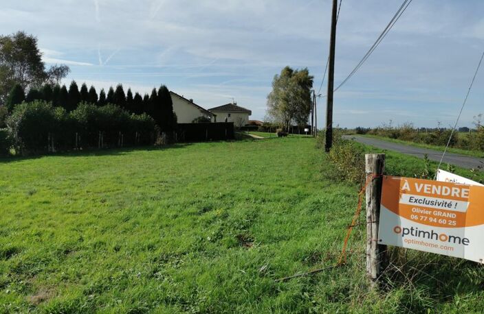 TERRAIN 2379M² - PROCHE SAINT-JUNIEN - ENVIRONNEMENT CALME ET CAMPAGNE — photo 2