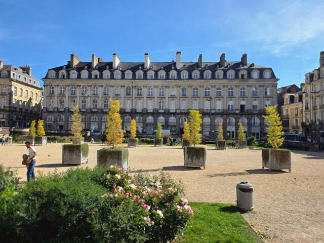 Rennes – Place du Parlement de Bretagne  Appartement exceptionnel de 103 m², rénové avec éclat – Ascenseur et cave — photo du bien