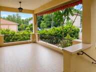 Maison à vendre à Oullins (69600) – 120 m² à rénover, 4 chambres, jardin et entrepôt de 180 m² — photo 2