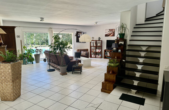 Villa contemporaine 13 pièces - 290 m2 - 4789 m2 — photo 3