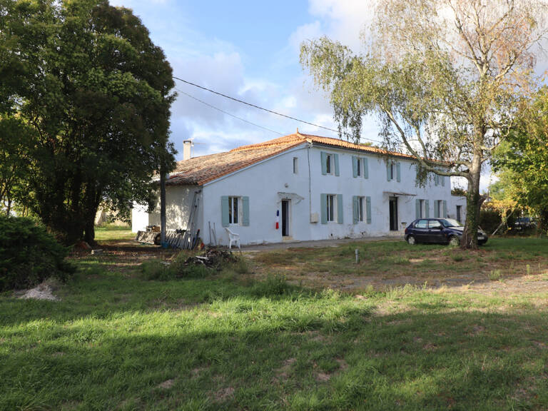 Secteur Mirambeau Maison de maitre — photo 1