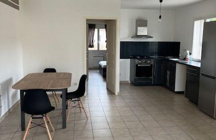 Appartement meublé avec garage À Louer — photo 3