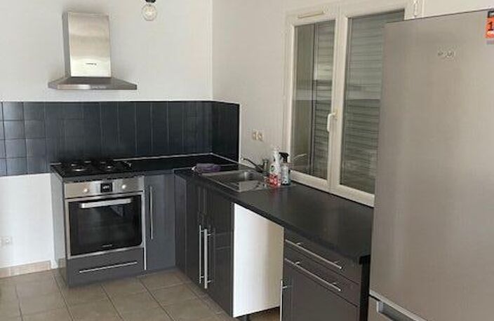 Appartement meublé avec garage À Louer — photo 4