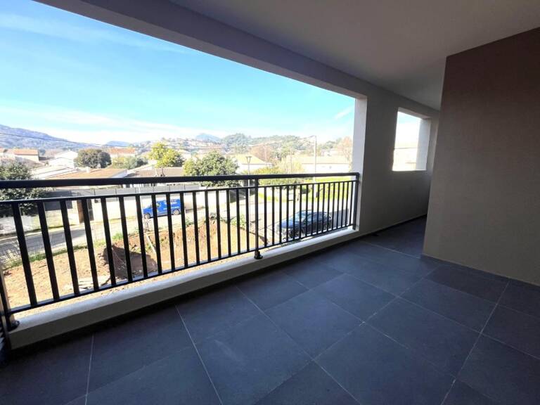 Appartement neuf 2 pièces avec grande terrasse — photo 1