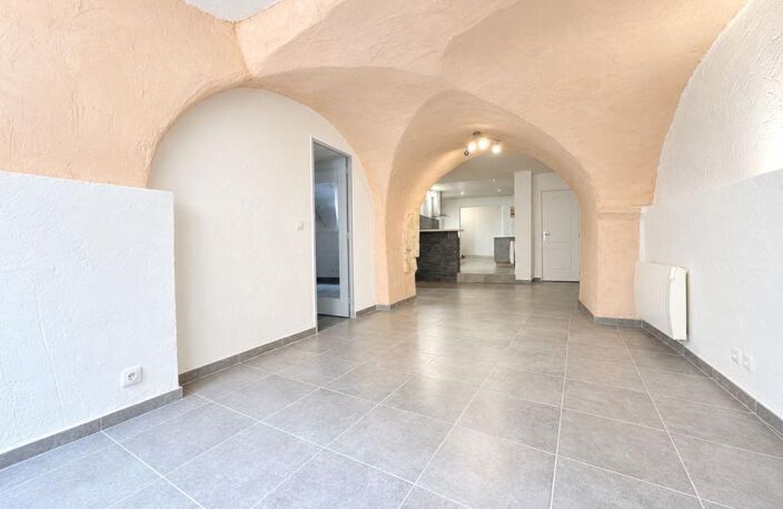 À vendre bel appartement avec cachet en RDC sur Montélimar — photo 2