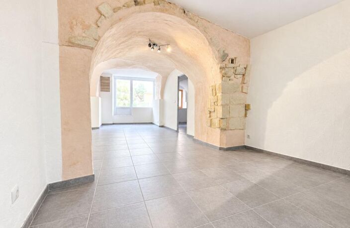 À vendre bel appartement avec cachet en RDC sur Montélimar — photo 4