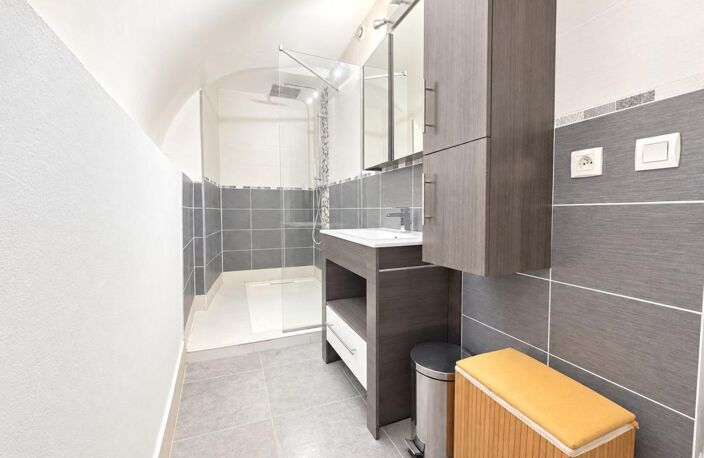 À vendre bel appartement avec cachet en RDC sur Montélimar — photo 5