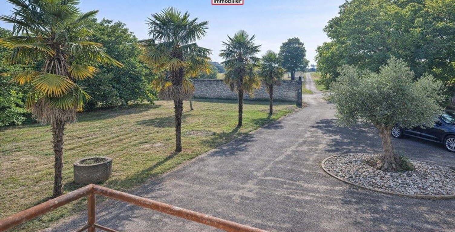 CHARENTE-MARITIME - Bougneau (17800) - A VENDRE - PROPRIETE DE +800² SUR 1.5HA - AMENAGEMENT ACTUEL 1 DUPLEX ET 2 APT INVITES  - CARRIERE - DEPENDANCE - AUTHENTICITE - CHARME - RARE — photo 1