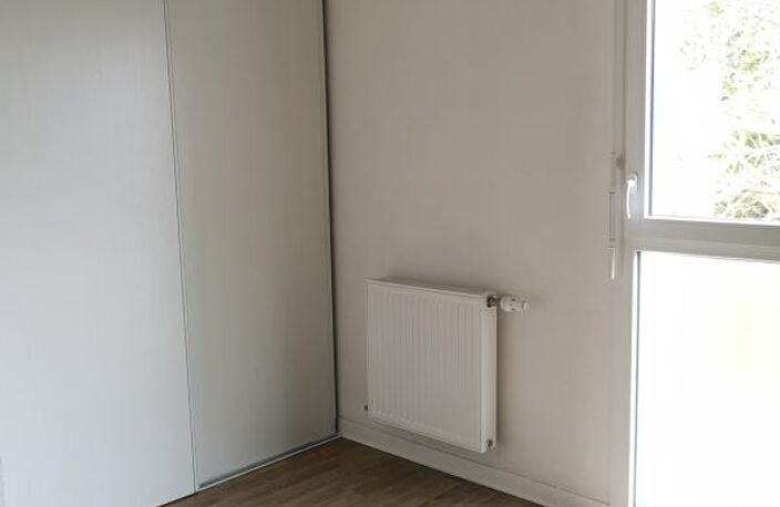 T4 GRATENTOUR - DOSSIERS AVEC GARANTS ACCEPTES - — photo 2