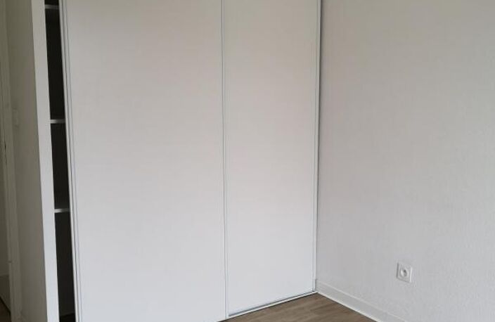 T4 GRATENTOUR - DOSSIERS AVEC GARANTS ACCEPTES - — photo 5