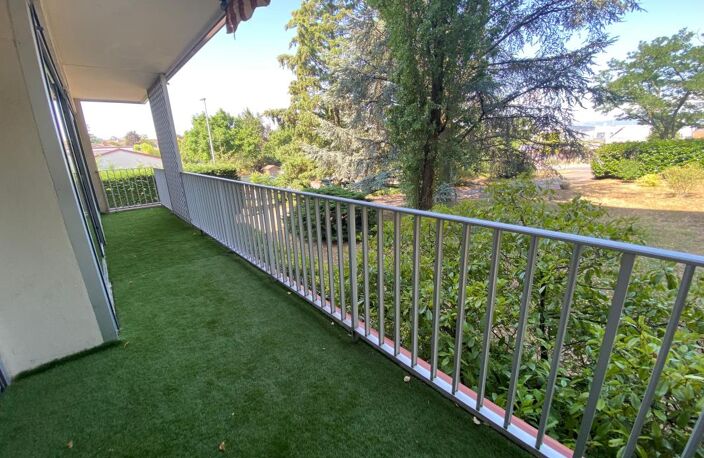Sainte Foy lès Lyon (Chatelain) - 89 m² - 3 chambres - Balcon - Garage, cave et parking — photo 2