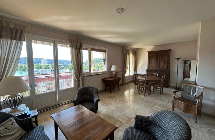 Appartement À Vendre - Vue dégagée sur le Rhône pour ce T3 spacieux avec terrasse et garage — photo 4