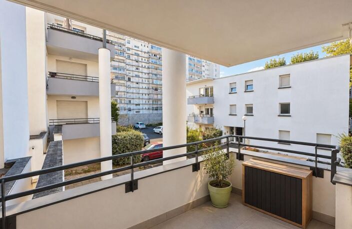 Appartement Bordeaux 2 pièce(s) 53.84 m2 — photo 3