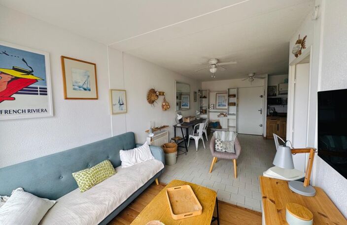 T2 EN DERNIER ETAGE AVEC VUE SUR LA MARINA — photo 3