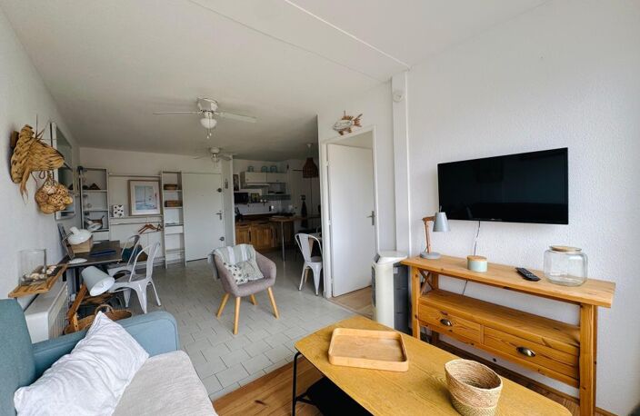 T2 EN DERNIER ETAGE AVEC VUE SUR LA MARINA — photo 4