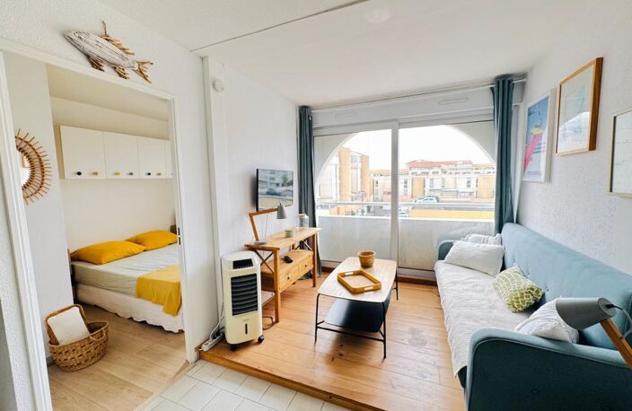 T2 EN DERNIER ETAGE AVEC VUE SUR LA MARINA — photo 5