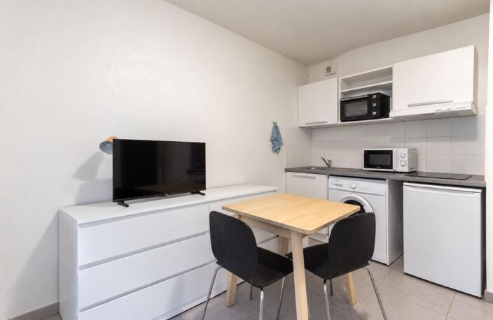 MONTPELLIER - Quartier HÔPITAUX-FACULTÉS - STUDIO 20 m² AVEC TERRASSE 10 m² — photo 4
