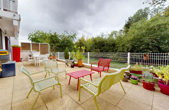 Appartement F3 en rez-de-chaussée avec terrasse de 48 m², grand garage et place de parking — photo 2