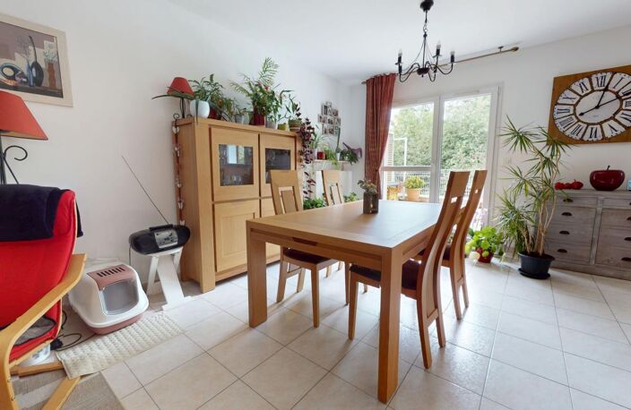 Appartement F3 en rez-de-chaussée avec terrasse de 48 m², grand garage et place de parking — photo 4