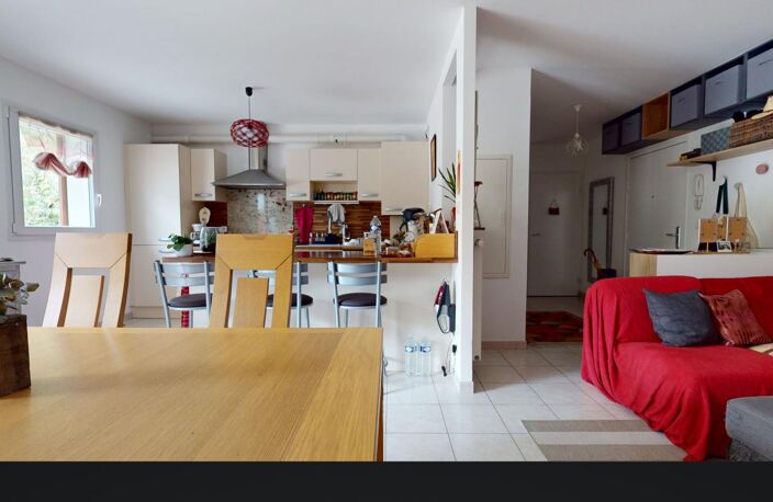 Appartement F3 en rez-de-chaussée avec terrasse de 48 m², grand garage et place de parking — photo 5