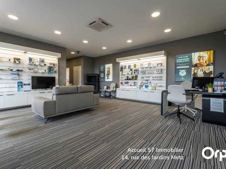 Bien Commercial À Vendre — photo 1