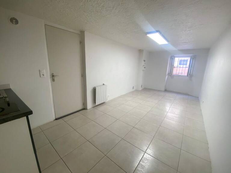Studio À Louer — photo 1
