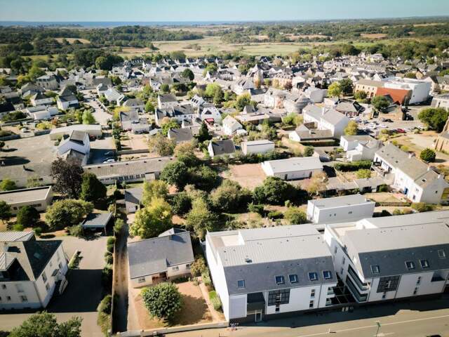 MUZILLAC – RÉSIDENCE KROAZHENT – APPARTEMENT T3 DERNIER ÉTAGE AVEC TERRASSE EXCEPTIONNELLE — photo du bien
