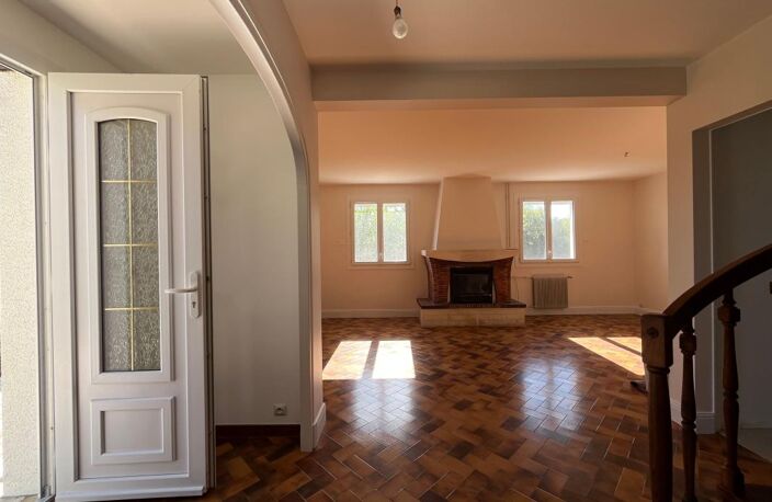 Maison et court de tennis à vendre à FRESNES                           ave — photo 3