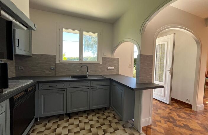 Maison et court de tennis à vendre à FRESNES                           ave — photo 4