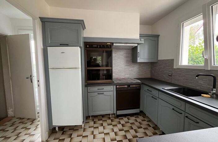 Maison et court de tennis à vendre à FRESNES                           ave — photo 5