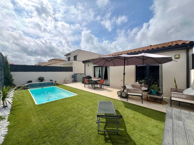 VILLA T3 DE PLAIN PIED AVEC JARDIN PISCINE ET GARAGE — photo 1
