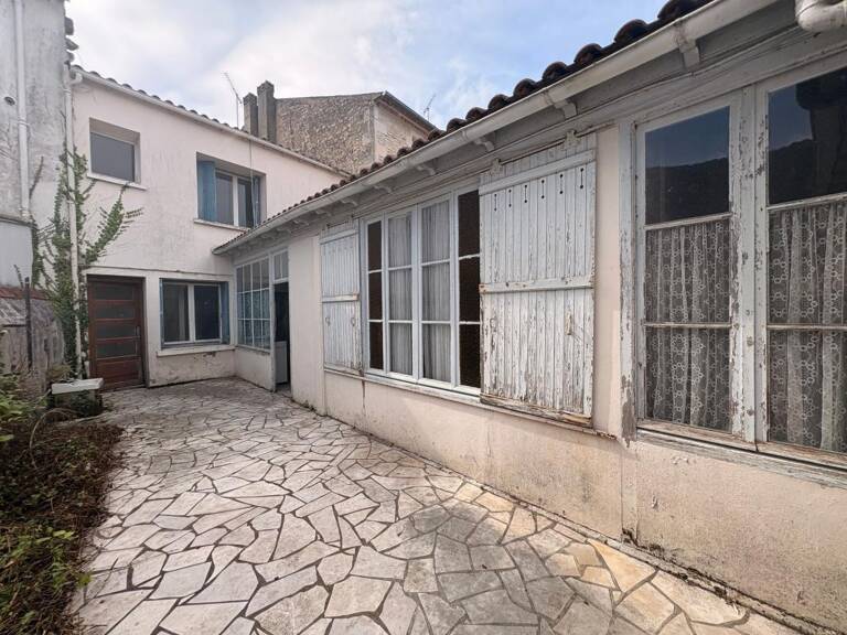Maison de ville à rénover à fort potentiel – 157 m² habitables – Terrain de 769 m² — photo 1