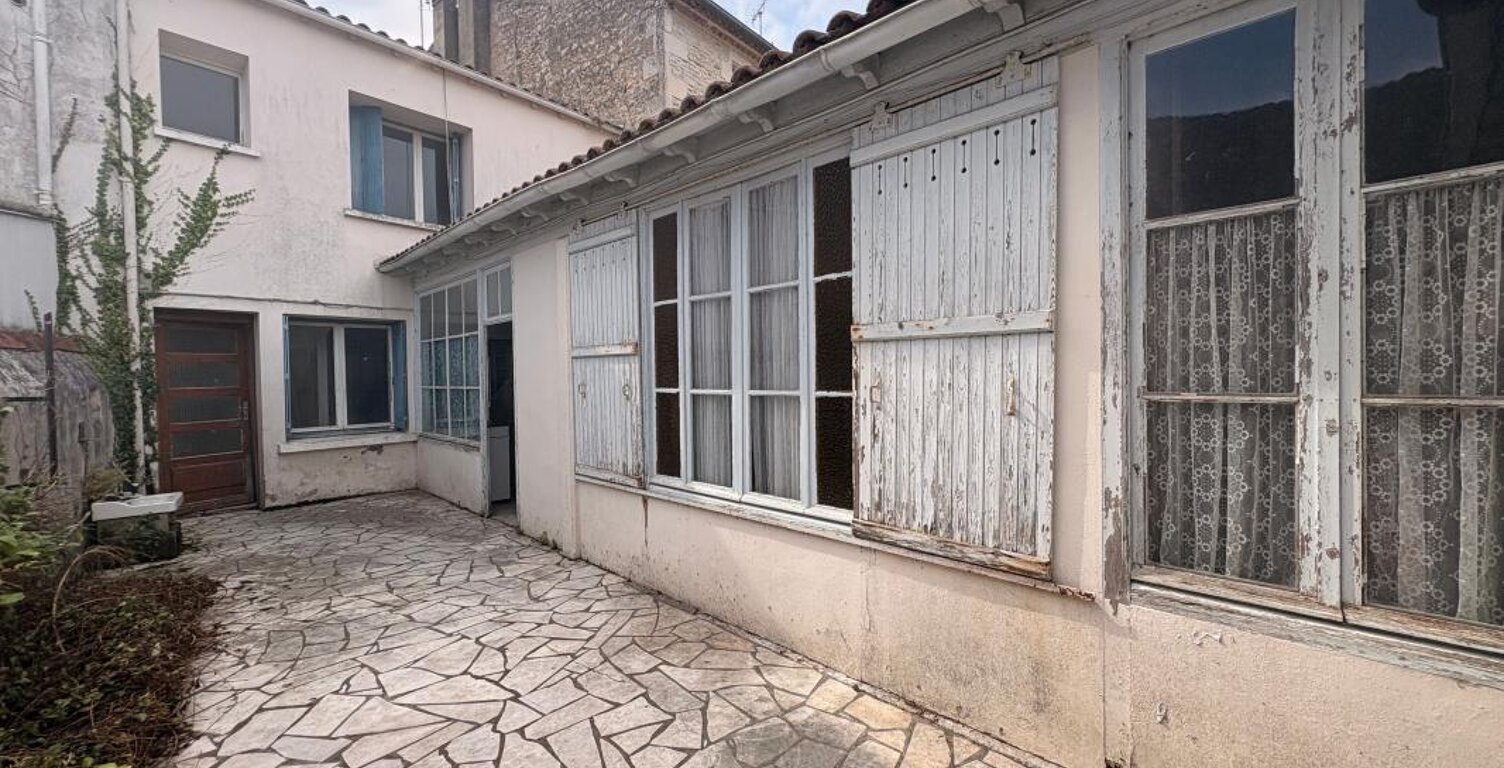 Maison de ville à rénover à fort potentiel – 157 m² habitables – Terrain de 769 m² — photo 1
