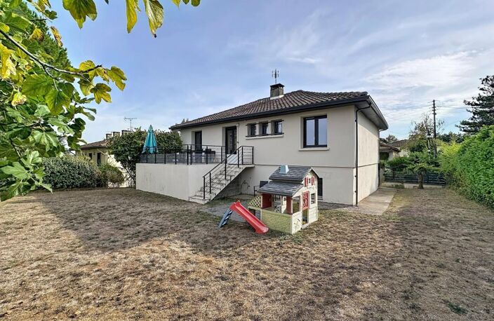 SAINT-GENIÈS-BELLEVUE, MAISON T6 ENTIÈREMENT RÉNOVÉE AVEC CALME ABSOLU + JARDIN — photo 2